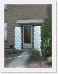 witte pilaren ong. 1.80 m. * 480 x 640 * (93KB)